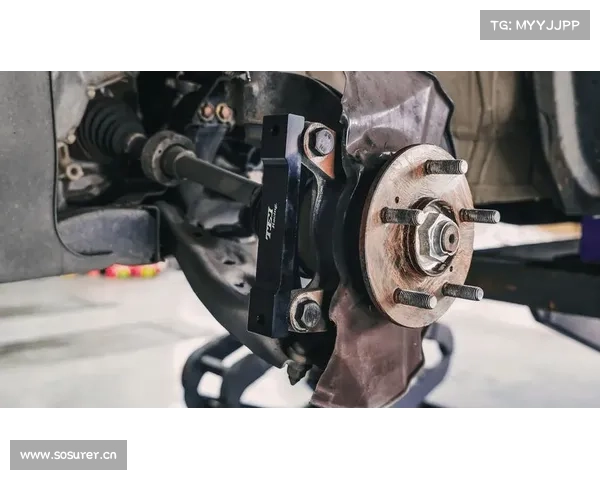 令人意想不到,家用骊威居然也能玩刹车改装 令人意想不到,家用骊威居然也能玩刹车改装